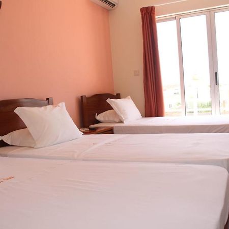 Restaurante Residencial Nova Cidade Porto Novo  Luaran gambar