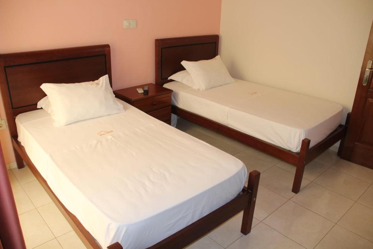 Restaurante Residencial Nova Cidade Porto Novo  Luaran gambar