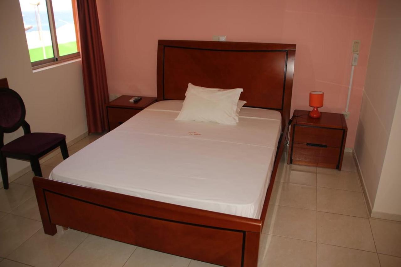Restaurante Residencial Nova Cidade Porto Novo  Luaran gambar