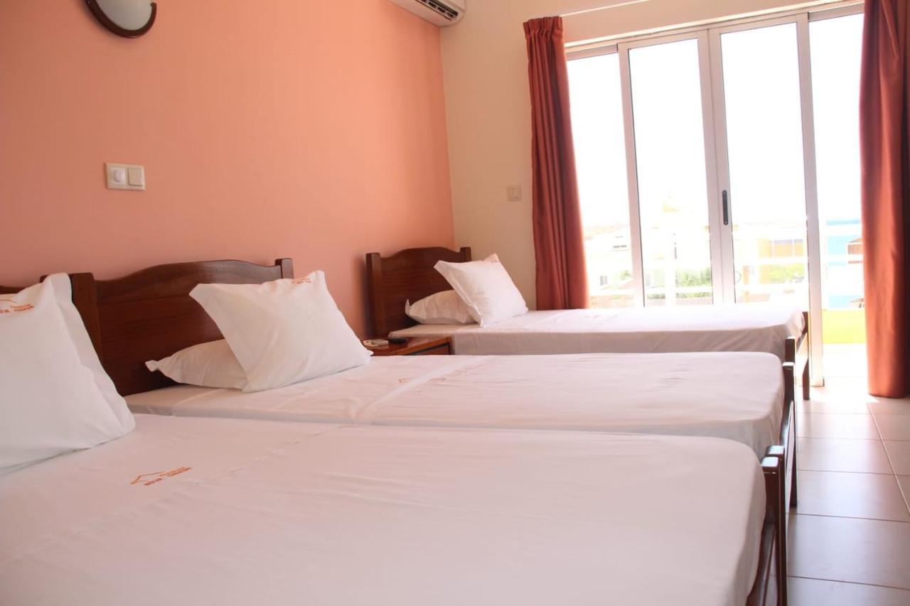 Restaurante Residencial Nova Cidade Porto Novo  Luaran gambar