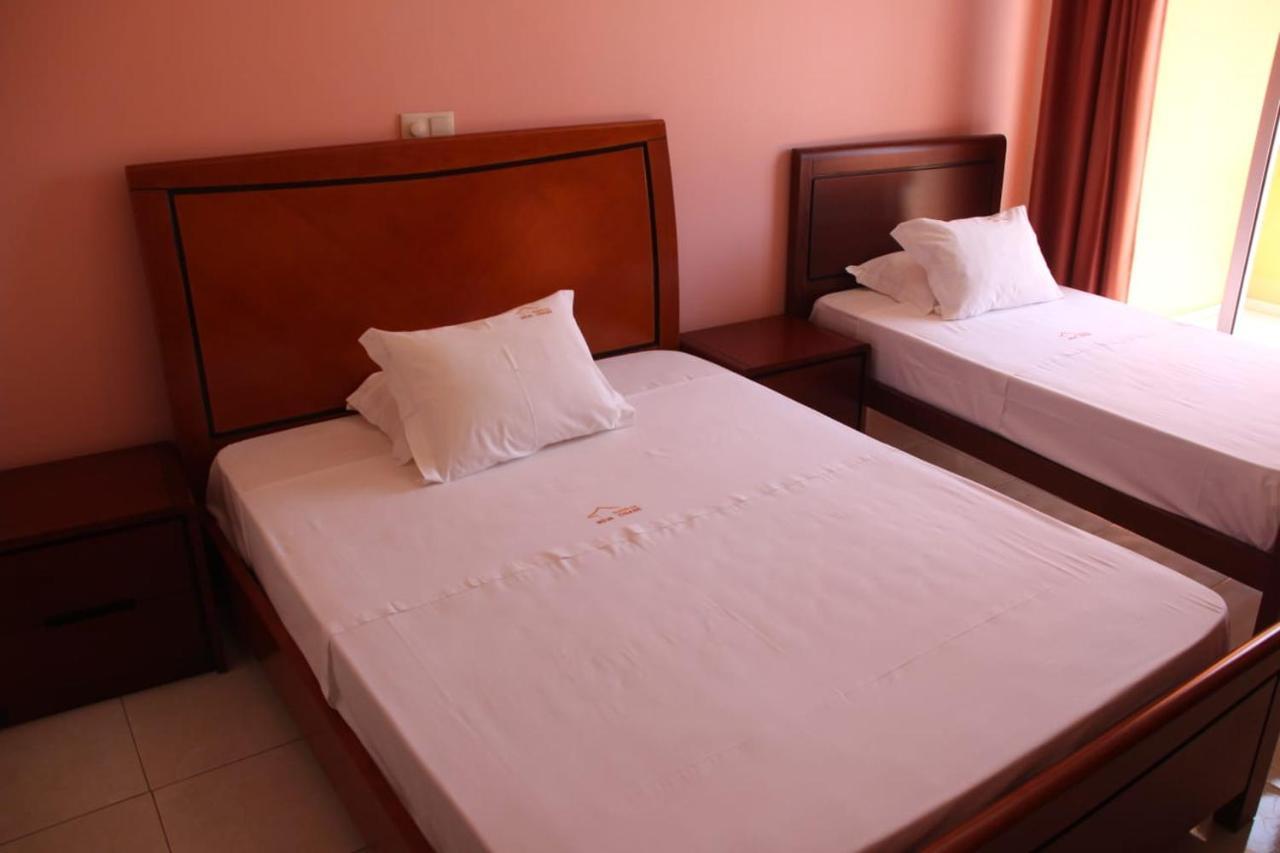 Restaurante Residencial Nova Cidade Porto Novo  Luaran gambar