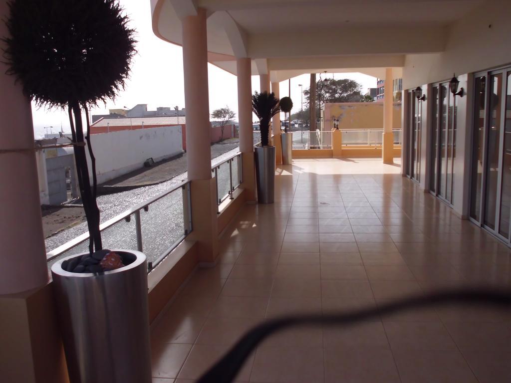 Restaurante Residencial Nova Cidade Porto Novo  Luaran gambar