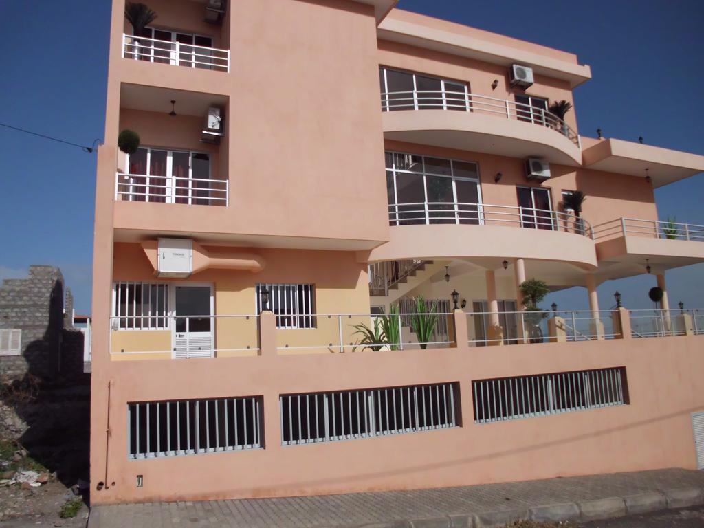Restaurante Residencial Nova Cidade Porto Novo  Luaran gambar