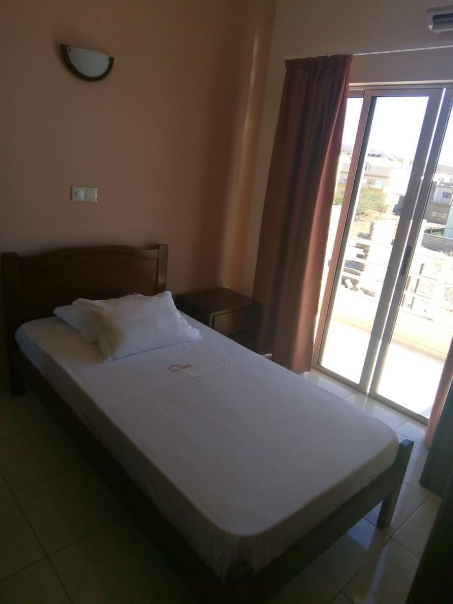 Restaurante Residencial Nova Cidade Porto Novo  Luaran gambar