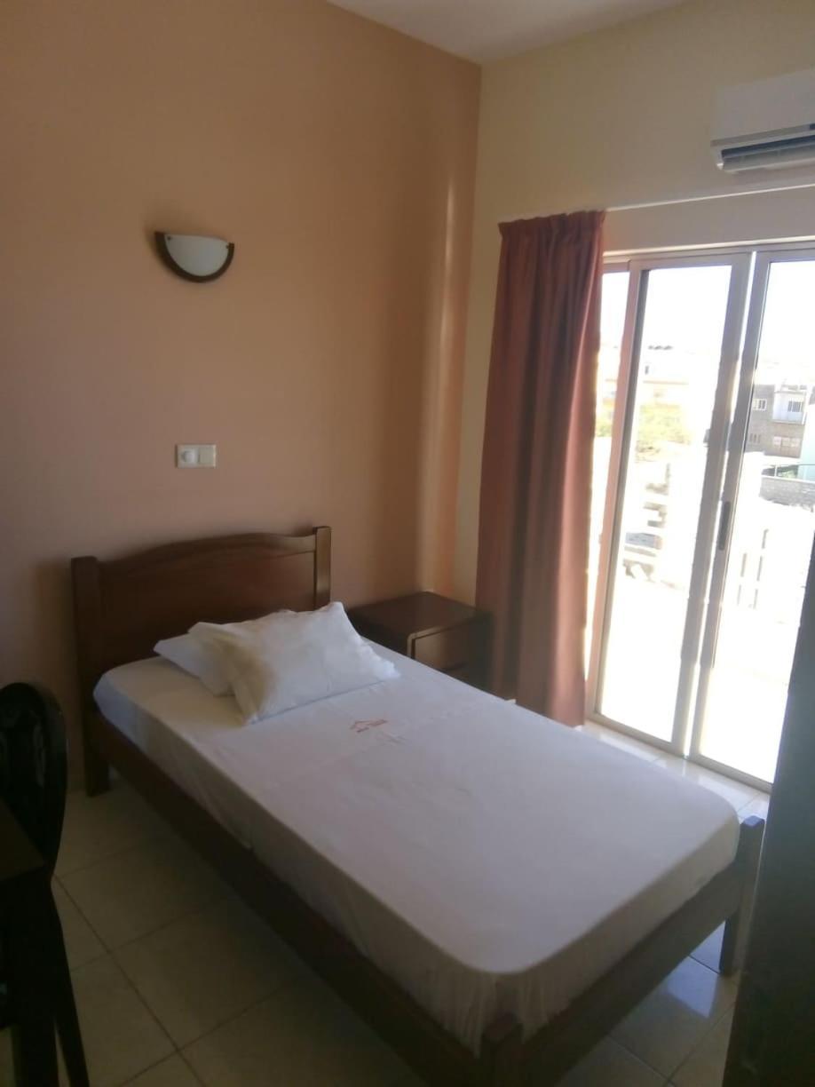 Restaurante Residencial Nova Cidade Porto Novo  Luaran gambar