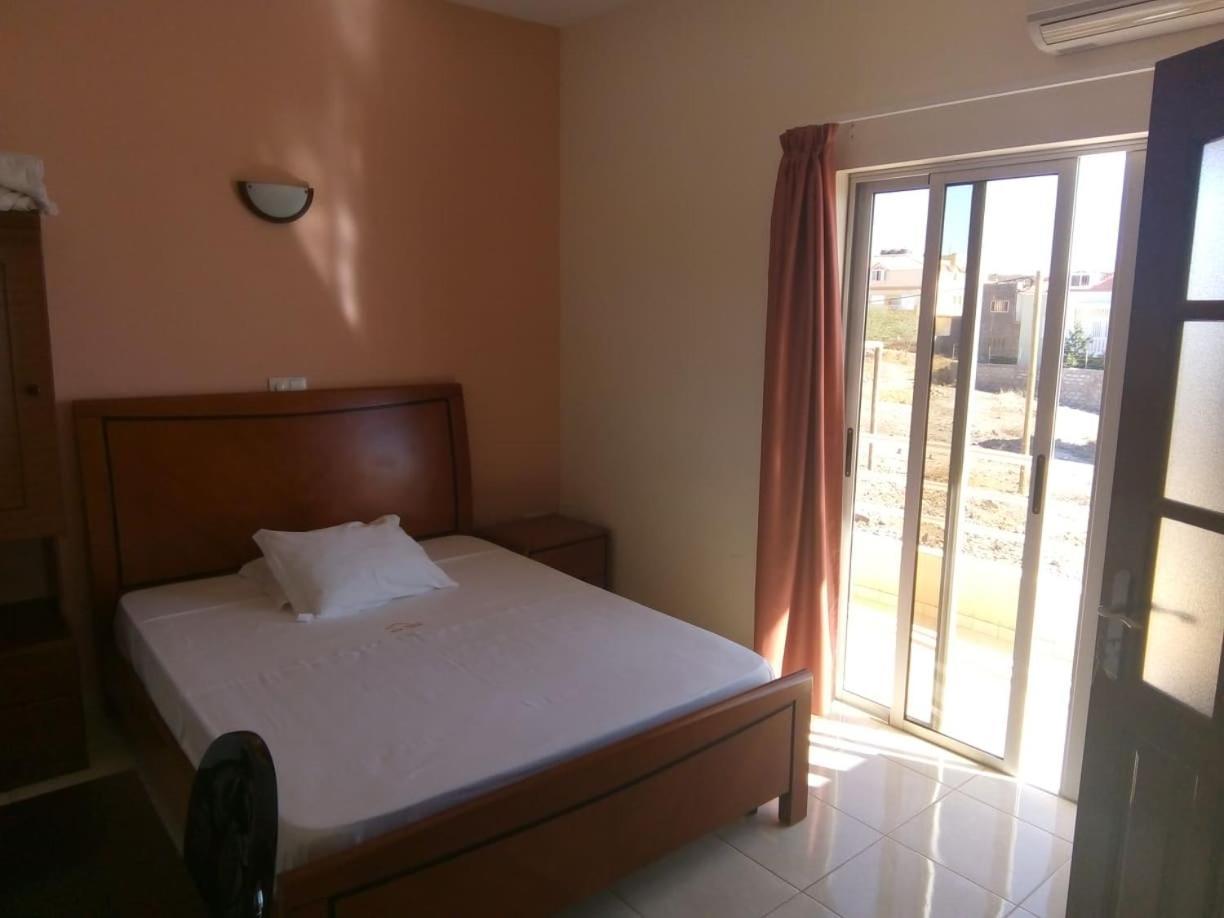Restaurante Residencial Nova Cidade Porto Novo  Luaran gambar