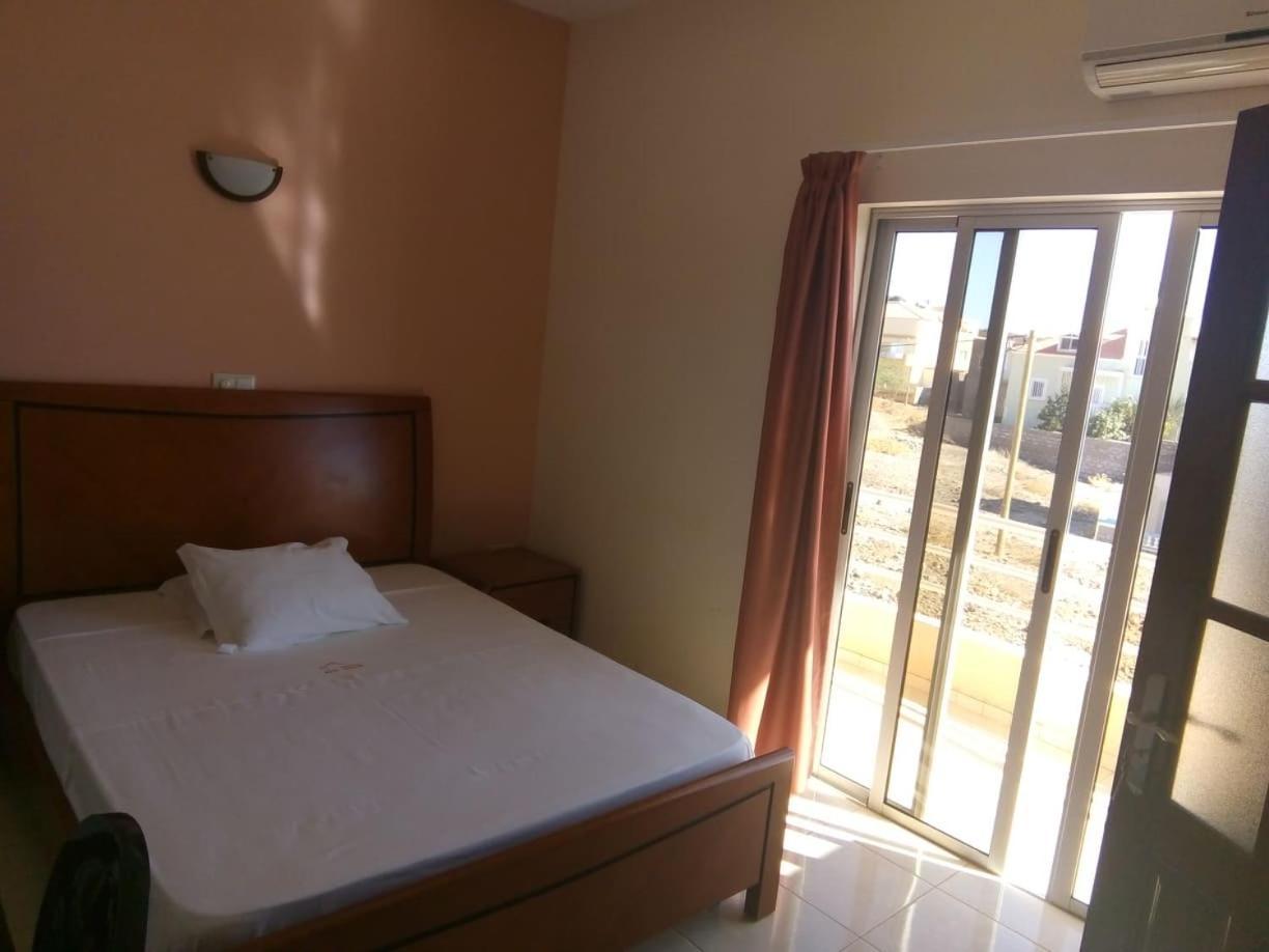 Restaurante Residencial Nova Cidade Porto Novo  Luaran gambar